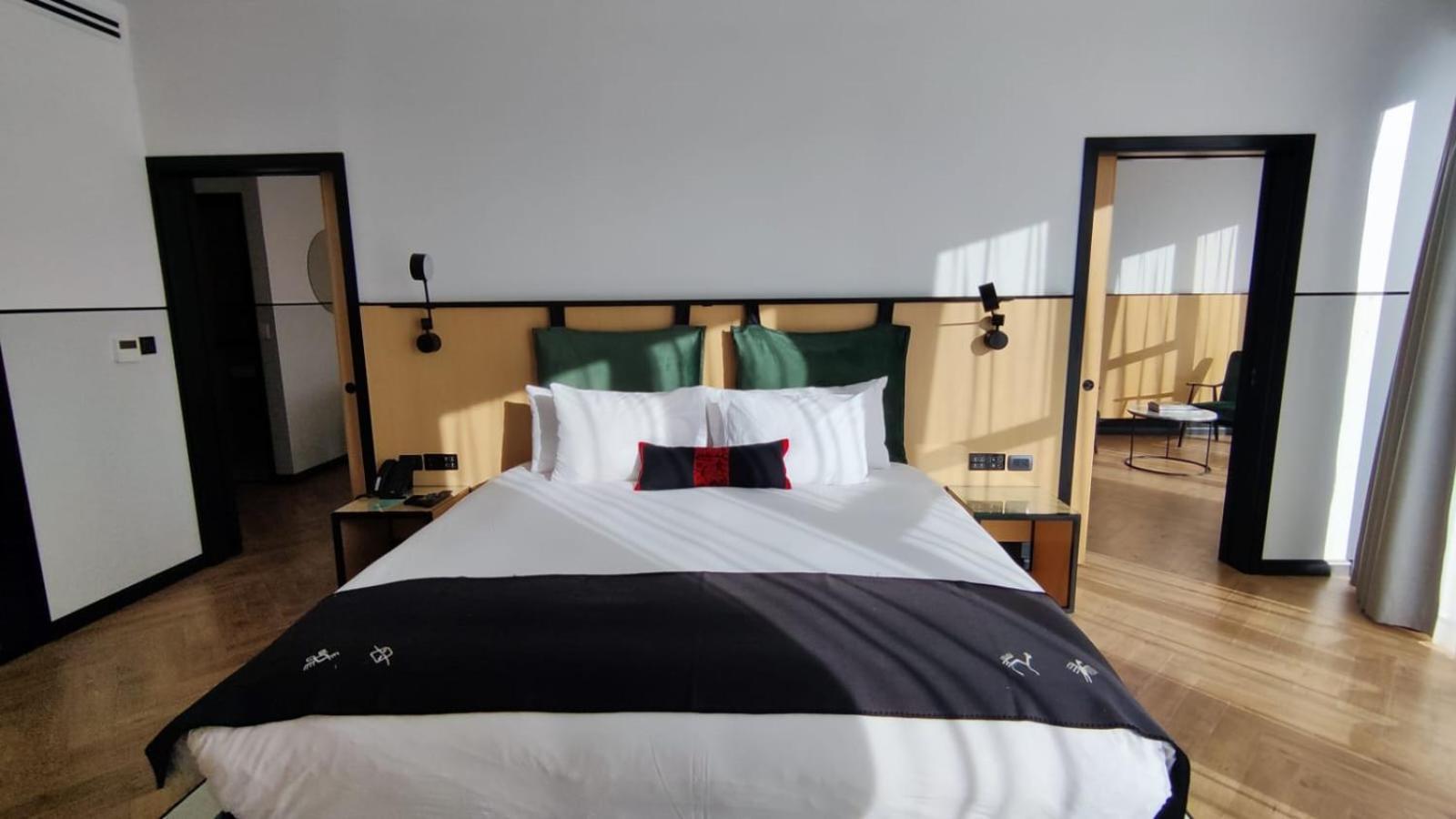 Met Hotel La Paz Esterno foto